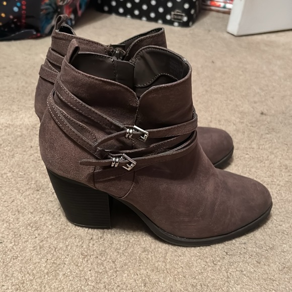 Brown Booties ๐ - Picture 2 of 8